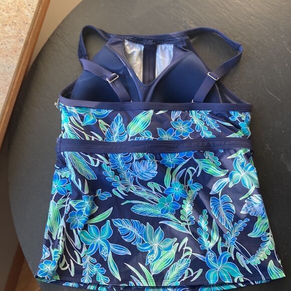 Land’s End Plus Standard high neck keyhole tankini top blue print soft D cup Var - Picture 9 of 14